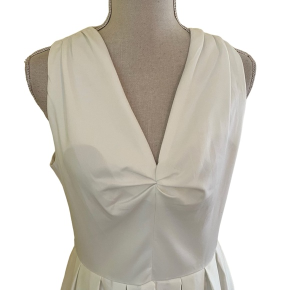 Belle Pogue White Sleeveless Fit & Flare Midi Dress with Red Rose Print - Picture 2 of 9